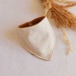 Bavoirs-bandana-bebe-gaze-ecru-vic-et-pic-fait-main-en-france-cadeau-naissance