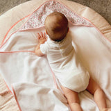cape-de bain-serviette-pour-bebe-elenie-liberty-vic-et-pic-cadeau-naissance