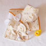 Coffret cape bavoir doudou hochet