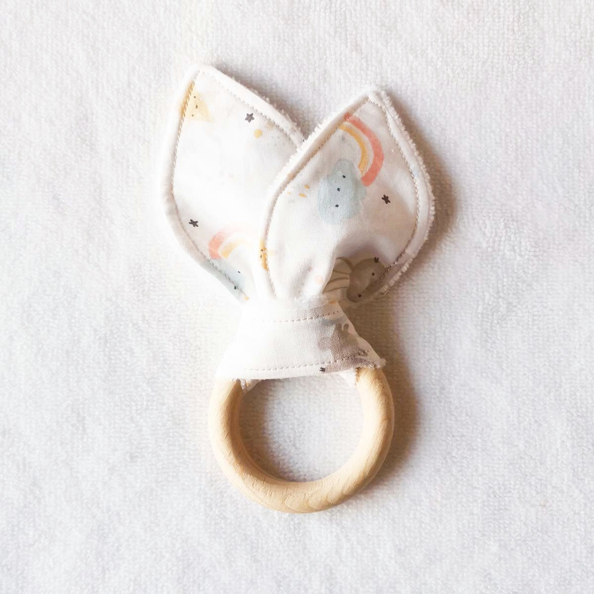 hochet-lapin-anneau-de-dentition-bebe-tissu-bois-vic-et-pic-reve