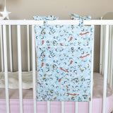 range-pyjama-foret-enchante-avec-sur-lit-bebe-a-barreaux-faits-main-par-vic-et-pic