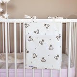 range-pyjama-koalas-sur-lit-bebe-a-barreaux-faits-main-par-vic-et-pic