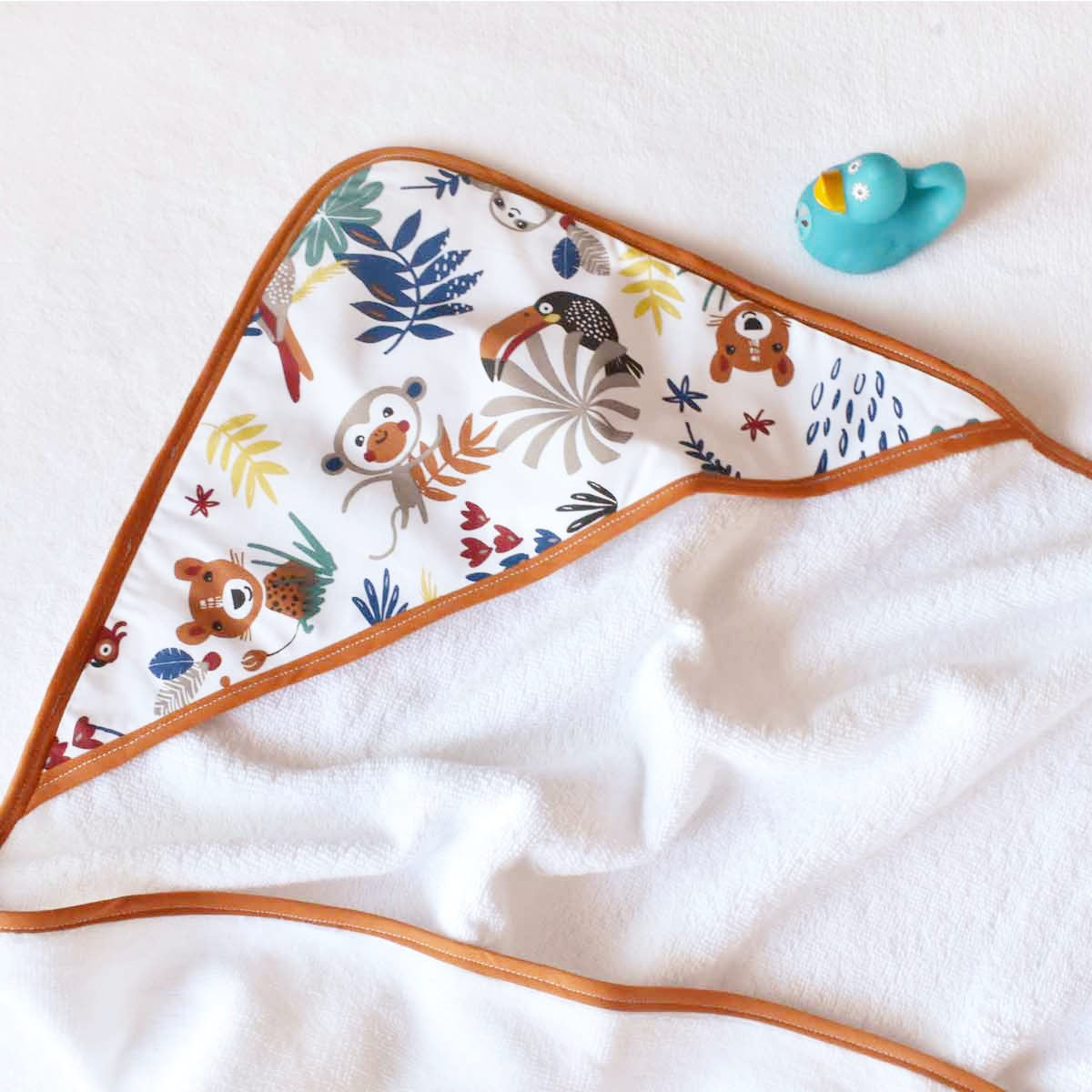 cape-de bain-serviette-pour-bebe-brasil-vic-et-pic-cadeau-naissance