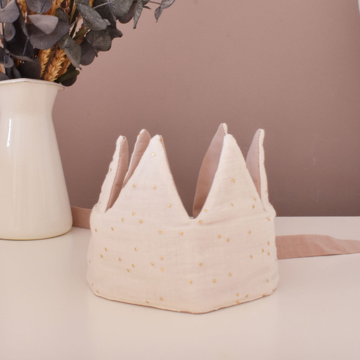 couronne-personnalisable-en-tissu-gaze-de-coton-ecru-faite-main-par-vic-et-pic