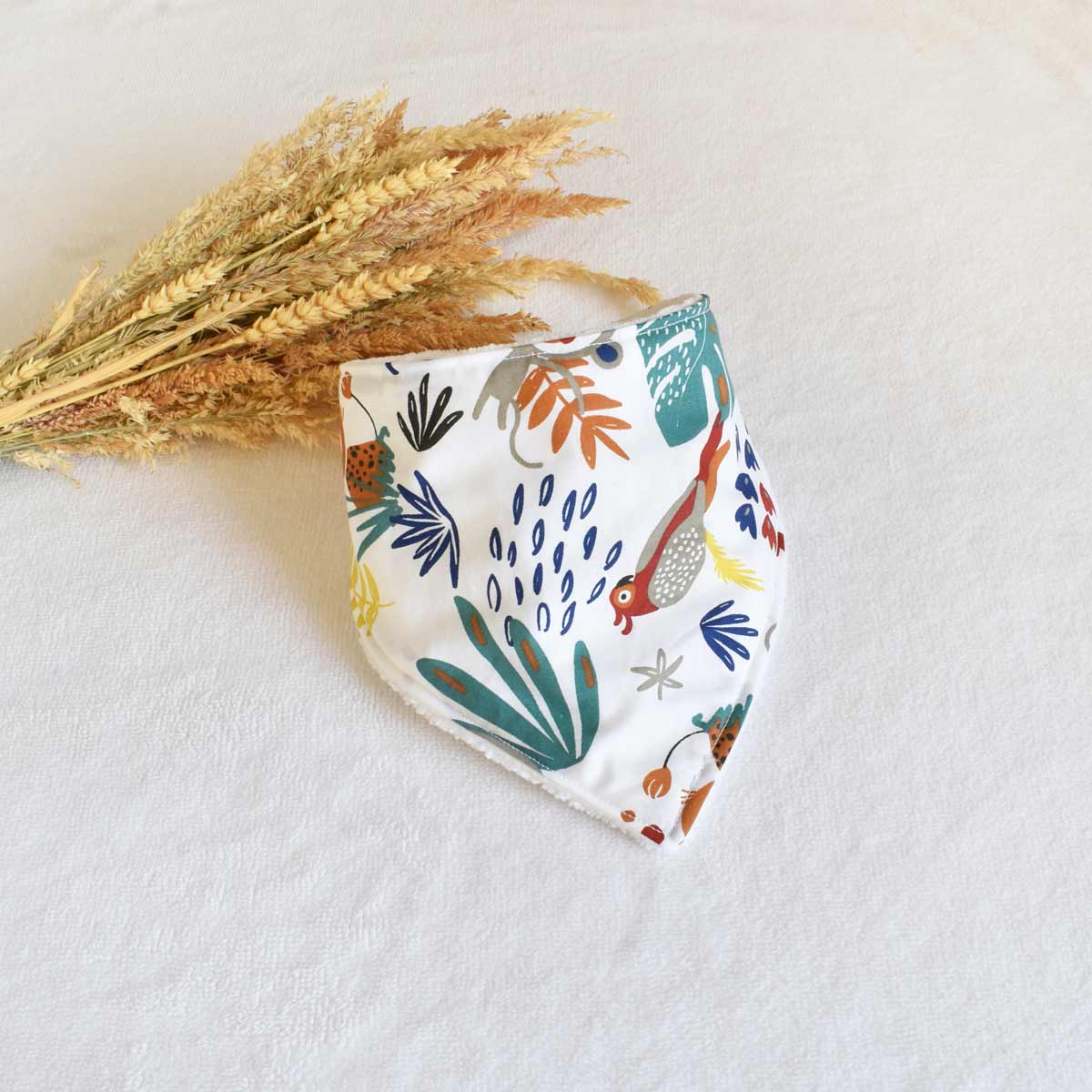 Bavoir-bandana-bebe-cadeau-de-naissance-brasil-vic-et-pic-fait-main-en-france