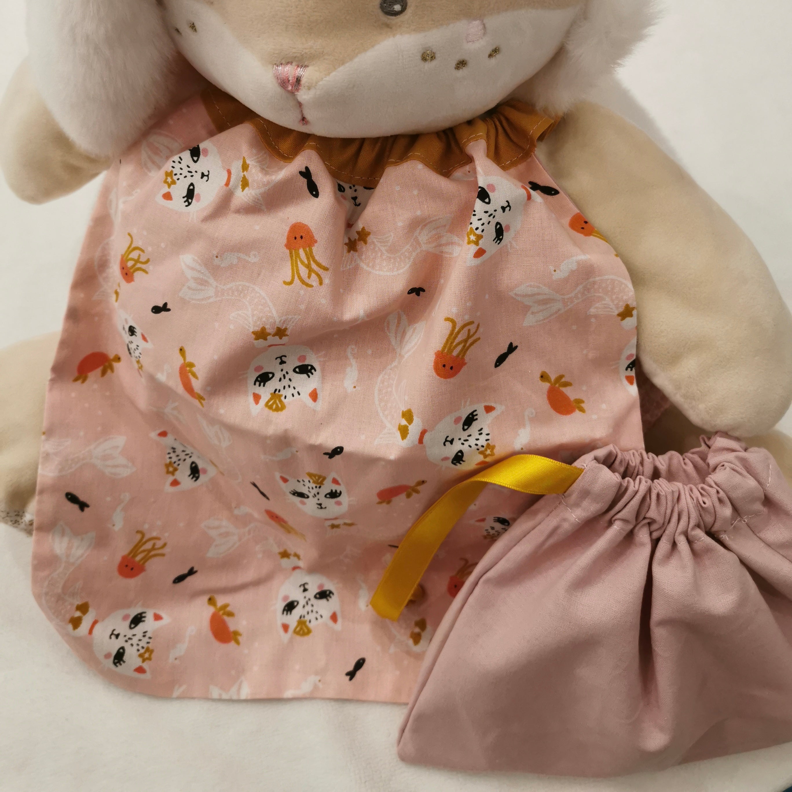 Bavoir élastique pour bébé motif sirène avec pochon assorti fait main en France Vic et Pic