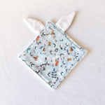 doudou-lapin-bebe-foret-enchantee-cadeau-naissance-vic-et-pic-fait-main-france