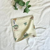 Doudou pour enfant avec des oreilles de lapin motif automnale les explorateurs