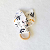 hochet-lapin-anneau-de-dentition-bebe-tissu-bois-vic-et-pic-feuillage