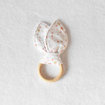 hochet-lapin-anneau-de-dentition-bebe-tissu-bois-vic-et-pic-etoiles