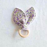 hochet-lapin-anneau-de-dentition-bebe-tissu-bois-vic-et-pic-fleurs-mauves