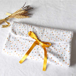 Matelas-a-langer-bebe-tapis-nomade-cotillons-avec-pois-couleurs-vic-et-pic