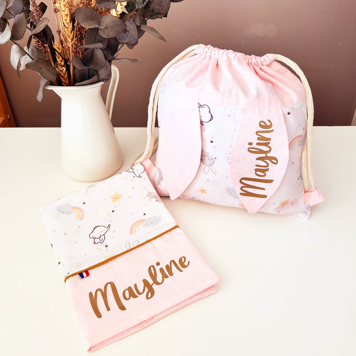 Coffret sac lapin et protège-carnet de santé personnalisé