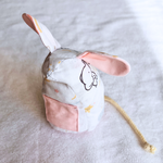 Souris dent de lait à motif reve sur fond blanc fait main en france vic & pic