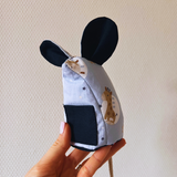 Souris dent de lait à motif safari sur fond blanc fait main en france vic & pic
