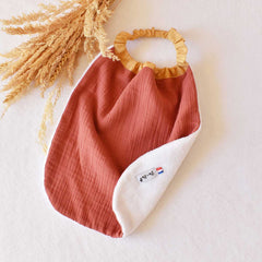 bavoir-elastique-enfant-cantine-gaze-terracotta-eponge-vic-et-pic-fait-main-france