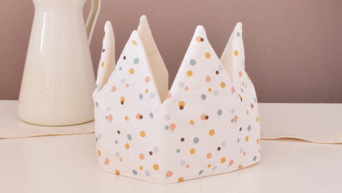 couronne-personnalisable-en-tissu-cotillons-faite-main-par-vic-et-pic-en-france