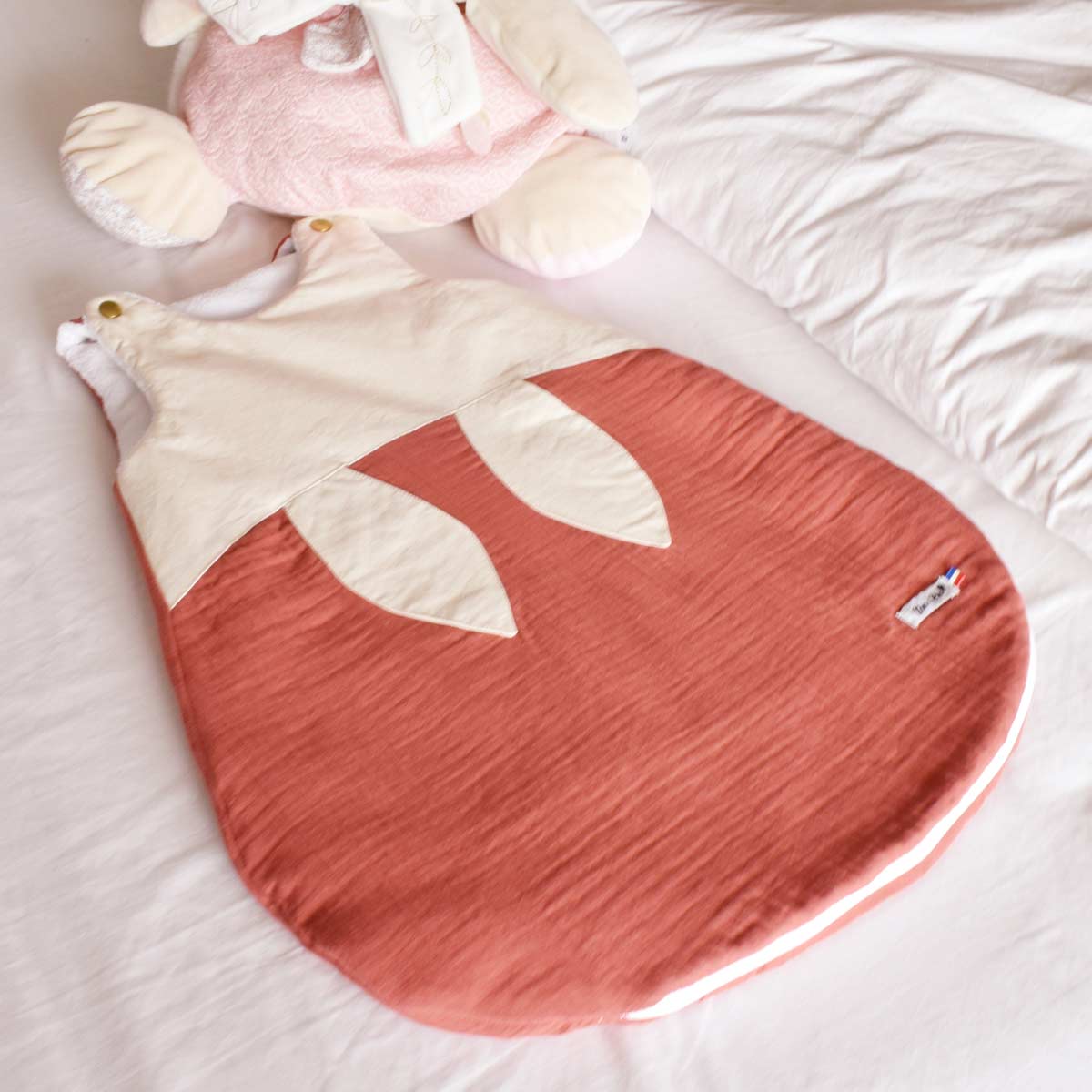 gigoteuse-bebe-naissance-gaze-coton-terracotta-vic-et-pic-fait-mai