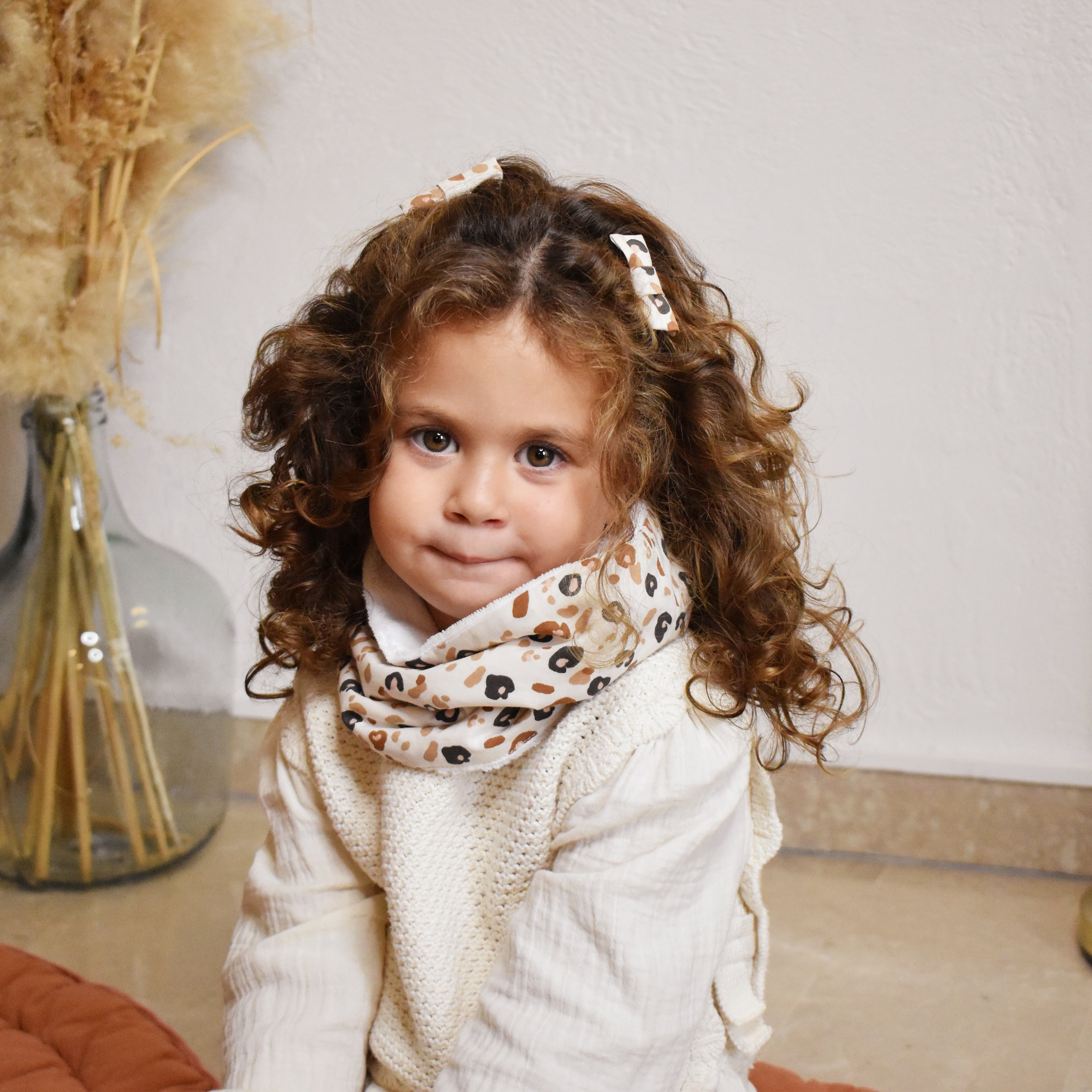 Lot de 2 barette motif léopard porté sur une petite fille fait main en france vic & pic 