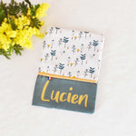 Protege-carnet-de-sante-personnalise-bebe-enfant-loiseau-fait-main-france-vic-et-pic-cadeau-de-naissance