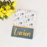 Protege-carnet-de-sante-personnalise-bebe-enfant-loiseau-fait-main-france-vic-et-pic-cadeau-de-naissance
