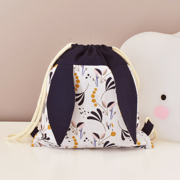 Sac-lapin-personnalise-enfant-feuillage-creche-vic-et-pic-cadeau-naissance-fait-main